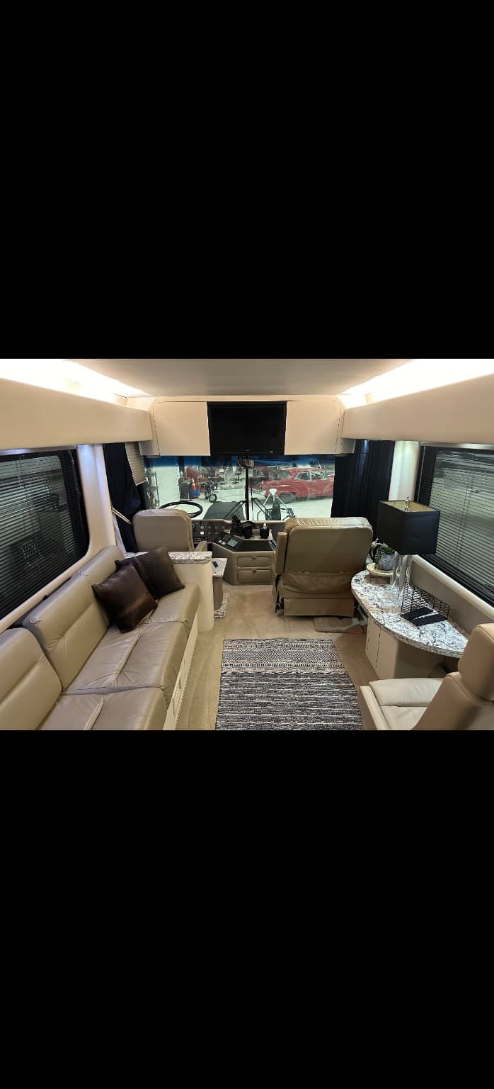 1990 Newell Motorcoach: Upgraded in 2008,2011-2014 